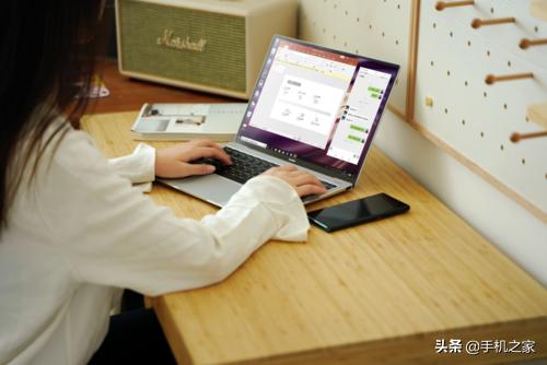 一碰同屏 华为新款MateBook X Pro让手机变“大屏”