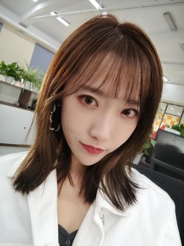 荣耀Play4T上手体验：拍照续航表现出色，千元价位性价比之选